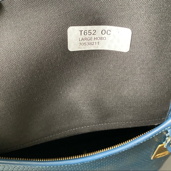 Dooney & Bourke All Leather Shoulder Bag Made in USA - Picture 8 of 10